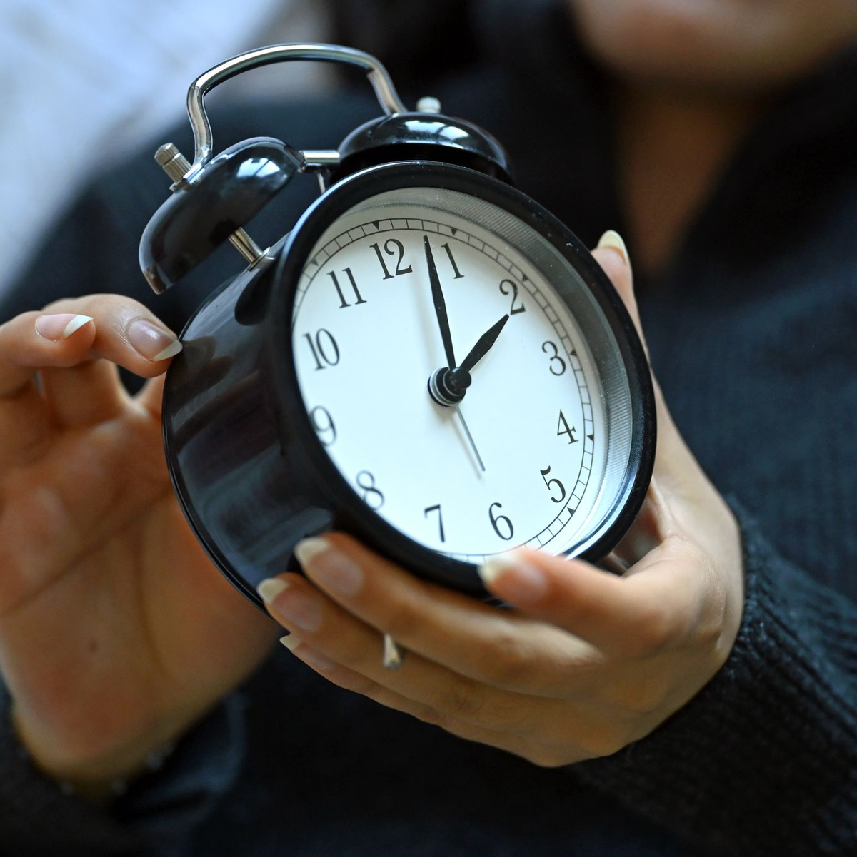 Die Sommerzeit hat in Deutschland begonnen. - Foto: Elisa Schu/dpa