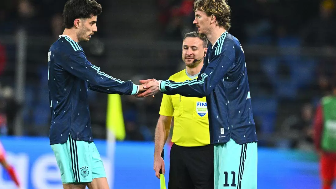 Kai Havertz (l.) und Nick Woltemade (r.) sind die Angreifer im DFB-Team.  - Bild: Tom Weller/dpa