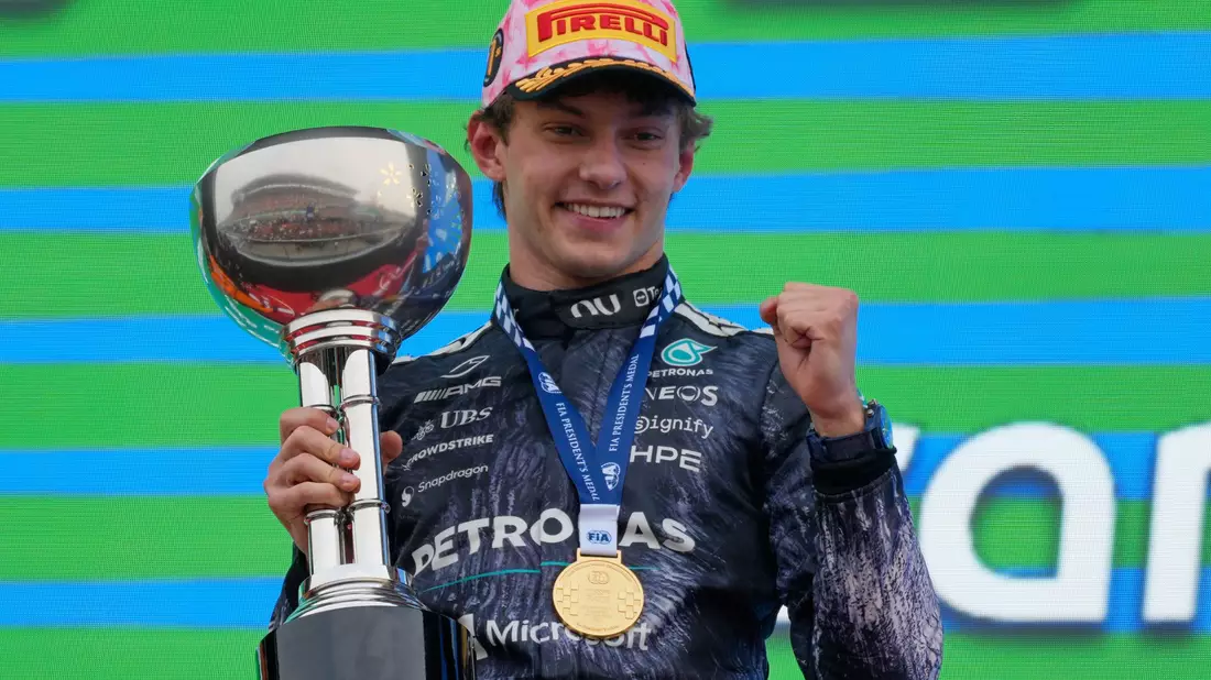 Kimi Antonelli gelang der zweite Sieg binnen zwei Wochen. - Bild: Eugene Hoshiko/AP/dpa