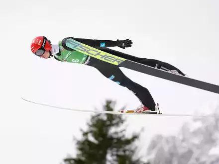 Karl Geiger war beim Saisonabschluss der beste Deutsche. - Foto: Darko Bandic/AP/dpa
