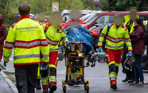 Der Verdächtige hat laut Polizei eine Frau und zwei Kinder verletzt, eines davon ist daraufhin verstorben. - Foto: Justin Brosch/dpa