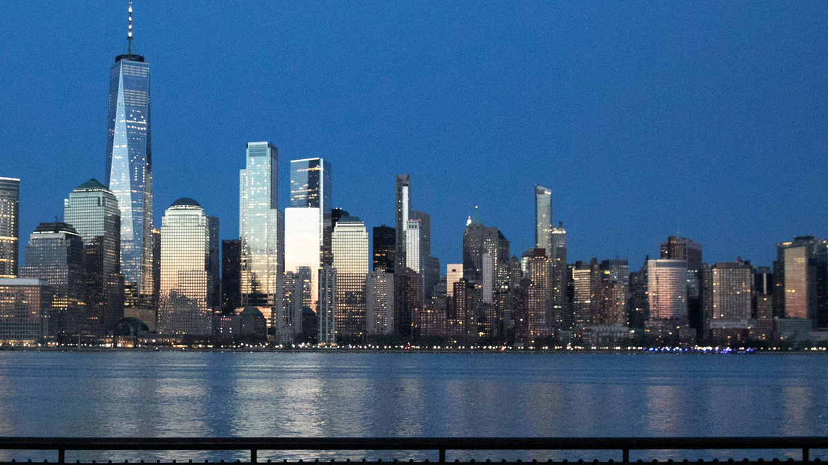 Die Skyline von Manhattan. (Archivbild) - Foto: Mark Lennihan/AP/dpa