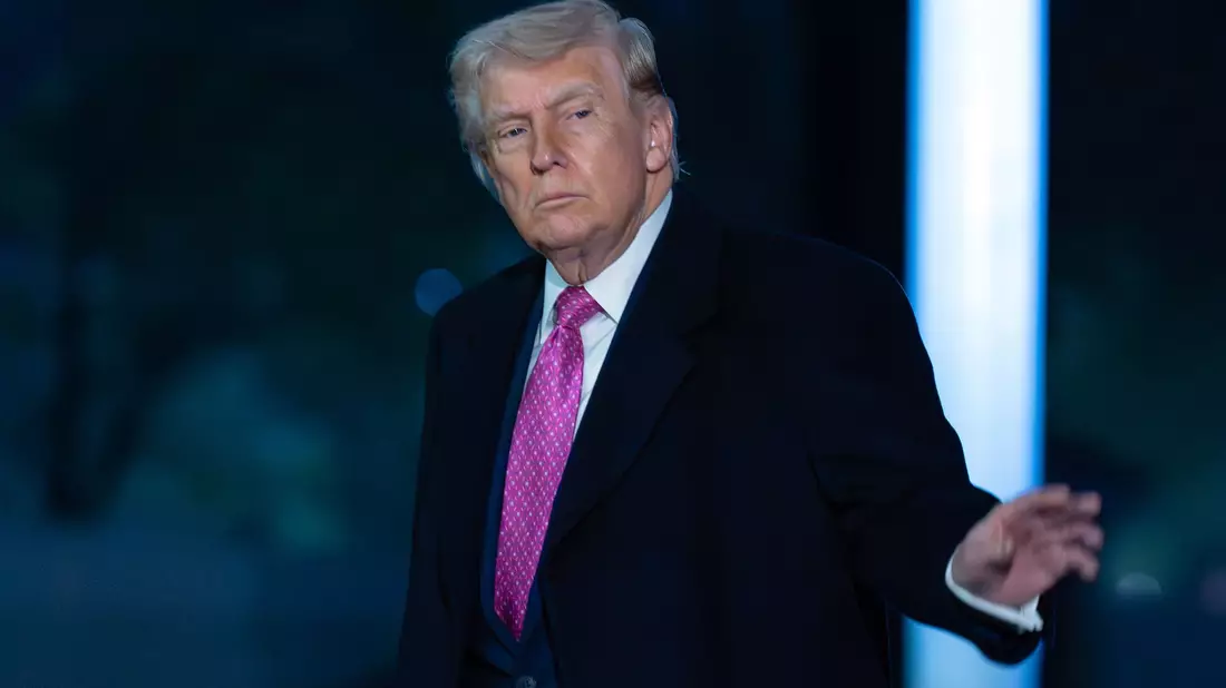 Trump hat nach eigenen Aussagen Irans öl im Blick.  - Bild: Jose Luis Magana/AP/dpa