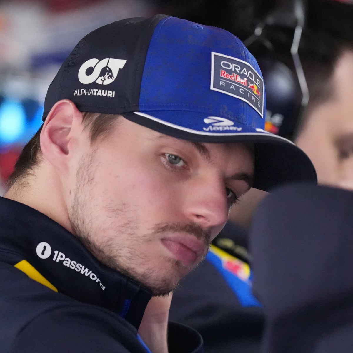 Max Verstappen droht immer offener mit einem Rücktritt. - Foto: Hiro Komae/AP/dpa