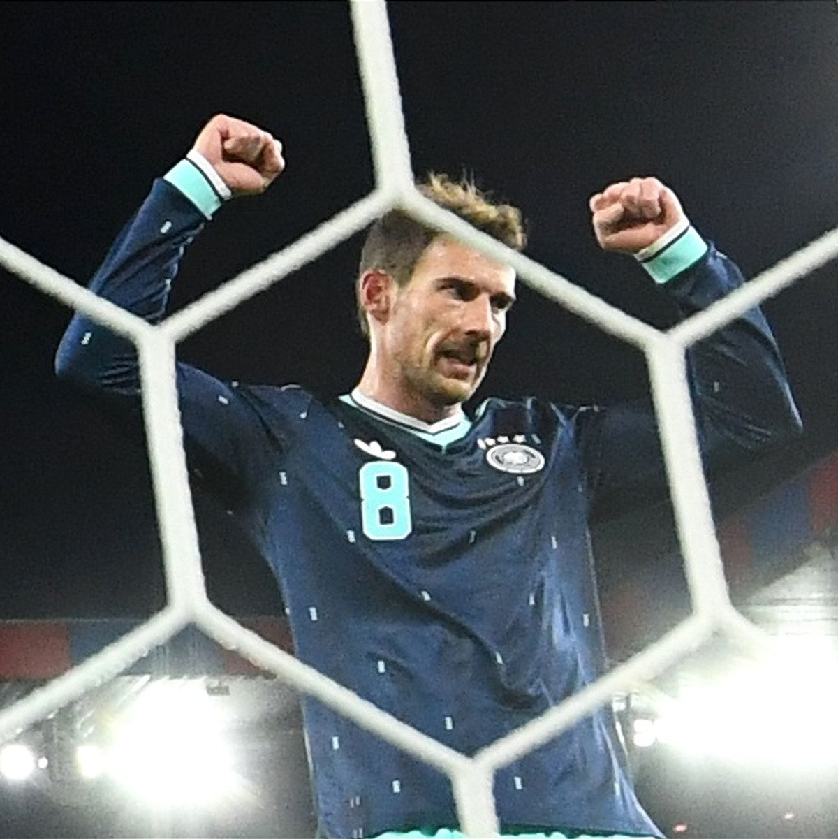 Leon Goretzka hat seinen Platz im WM-Kader sicher, aber keinen Stammplatz beim Turnier.   - Foto: Tom Weller/dpa