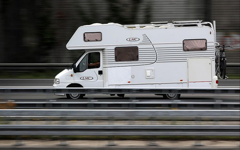 Wohnmobil auf einer Autobahn (Archiv) - Foto: via dts Nachrichtenagentur