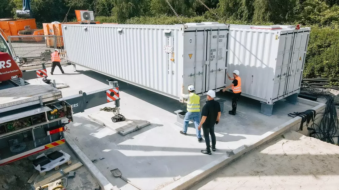 Intelligente Energiekonzepte für die Industrie: Wie Batteriespeicher optimal performen - Bild: presseportal.de