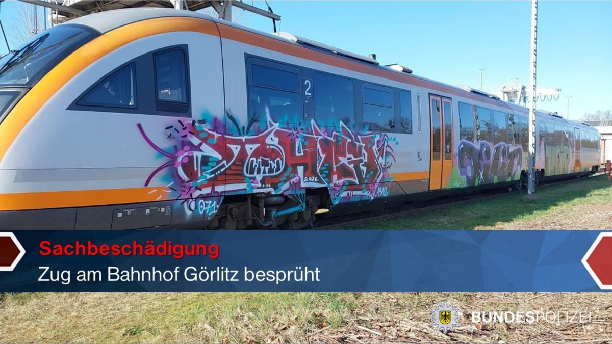 BPOLI LUD: Zug am Bahnhof Görlitz mit großflächigem Graffiti besprüht - Foto: presseportal.de