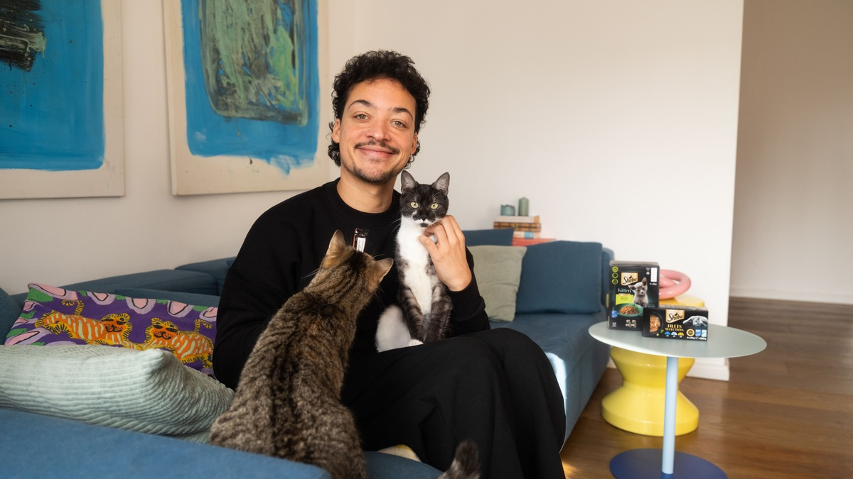 Seine härtesten Kritiker haben Schnurrhaare: Aurel Mertz über die Beziehung zu seinen geliebten Goblins - Foto: presseportal.de