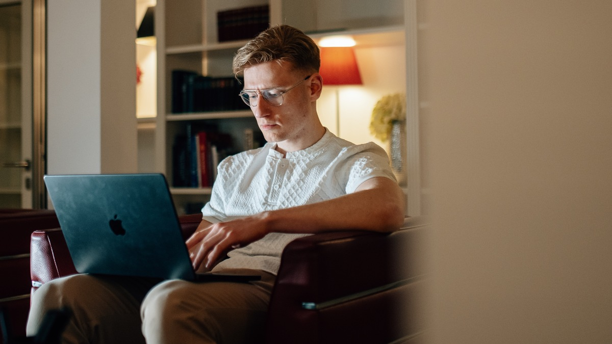 Vom Amazon-KDP-Nebenprojekt nach Thailand: Wie Cedric Mattig von der NiCe Publishing Consulting GmbH Teilnehmern den Weg zu einem ortsunabhängigen Einkommen zeigt - Foto: presseportal.de