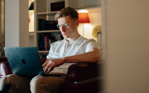 Vom Amazon-KDP-Nebenprojekt nach Thailand: Wie Cedric Mattig von der NiCe Publishing Consulting GmbH Teilnehmern den Weg zu einem ortsunabhängigen Einkommen zeigt - Foto: presseportal.de