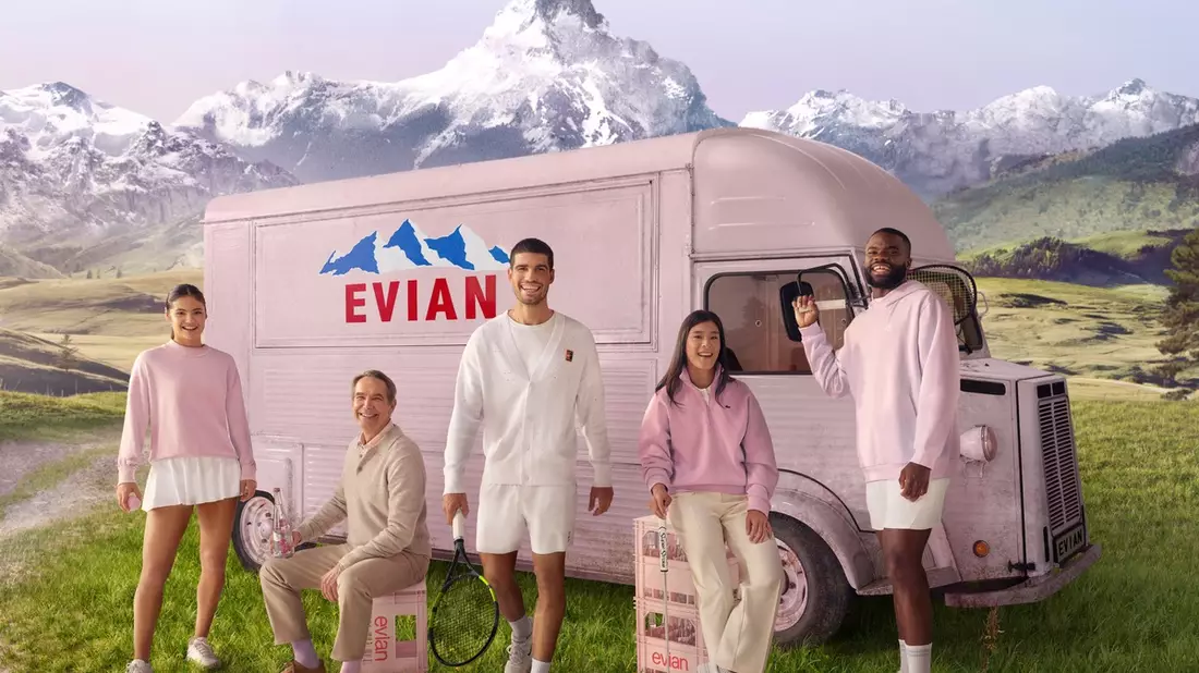 200 Years and Still Young / evian® feiert 200jähriges Jubiläum mit neuer Zusammenarbeit mit Jeff Koons und begrüßt ihn im 'Live Young'-Kollektiv - Bild: presseportal.de