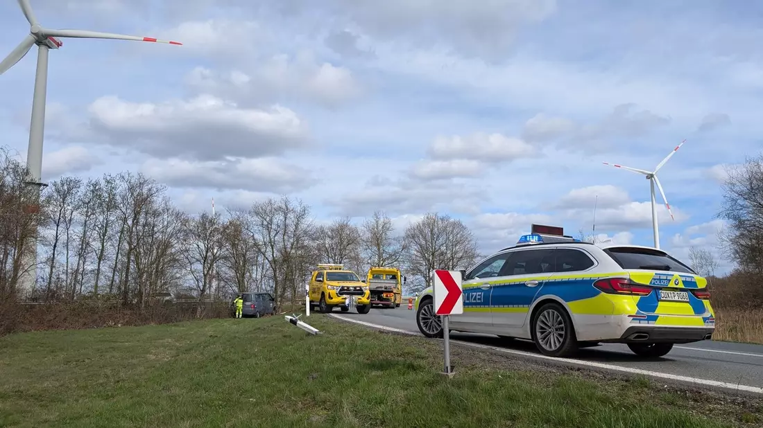 POL-CUX: Verkehrsunfall aufgrund nicht angepasster Geschwindigkeit mit hohem Schaden auf der BAB27 (Foto im Anhang) - Bild: presseportal.de