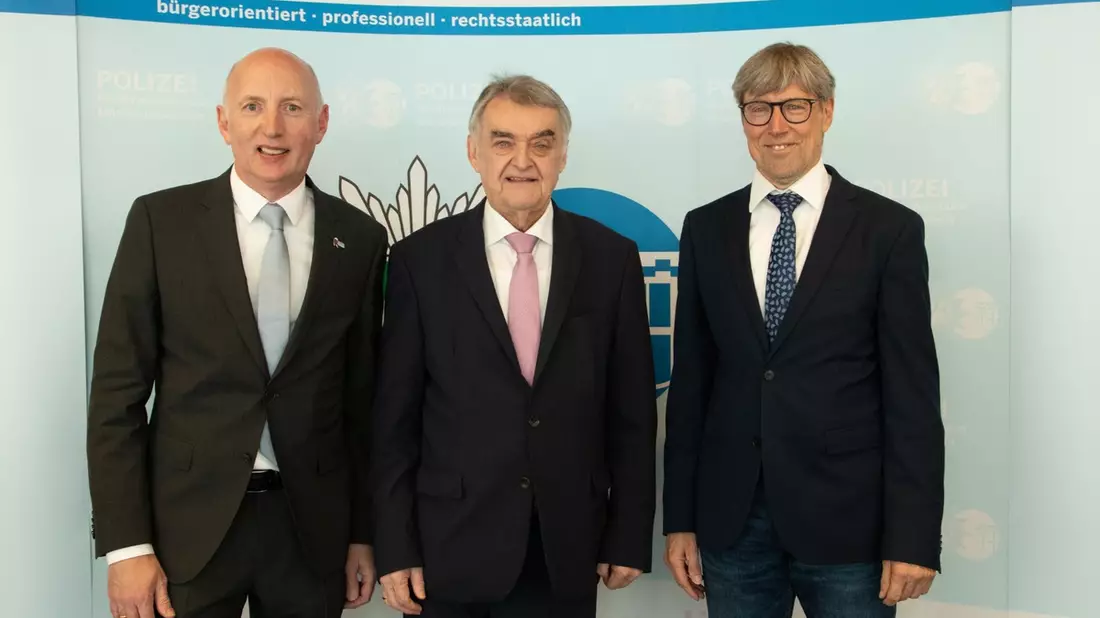 POL-MG: Innenminister Herbert Reul ernennt Stephan Zenker zum Polizeipräsidenten in Mönchengladbach - Bild: presseportal.de
