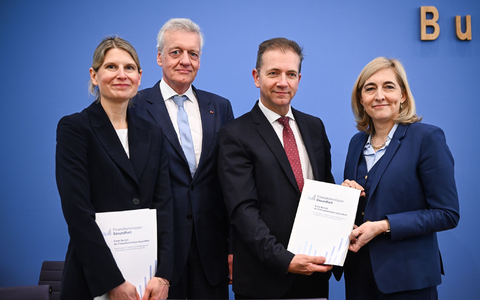 Die Kommission macht Einsparvorschläge von bis zu 42 Milliarden Euro.  - Foto: Britta Pedersen/dpa