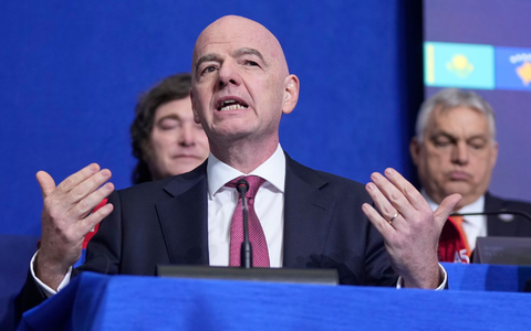 Hofft auf eine WM-Teilnahme Irans: FIFA-Präsident Gianni Infantino. (Archivbild) - Foto: Mark Schiefelbein/AP/dpa