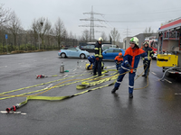 FW Dinslaken: Feuerwehr Dinslaken: Nachwuchs fit für den Einsatzdienst gemacht - Foto: presseportal.de