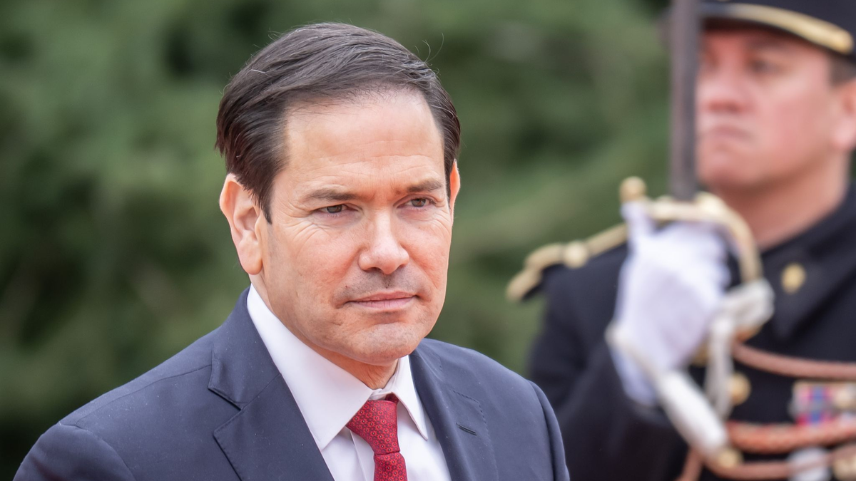 US-Außenminister Marco Rubio spricht davon, dass die Straße von Hormus «so oder anders» wieder offen sein wird. (Archivbild) - Foto: Michael Kappeler/dpa