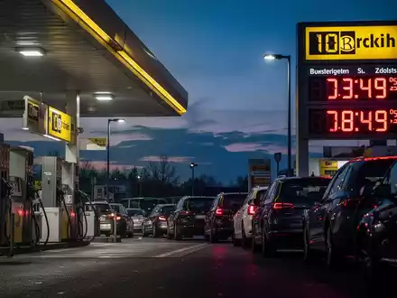 Kraftstoffpreise: Bundestag beschließt Preisdämpfung nach Diesel-Rekord - Foto: über boerse-global.de