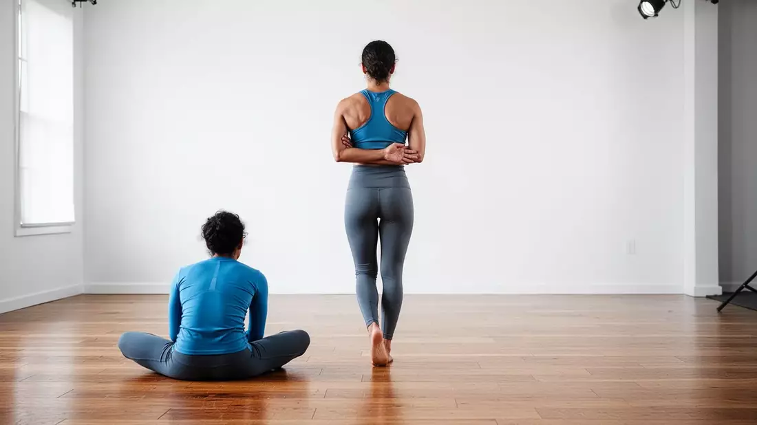 Sitz-Steh-Test: Dieser Bodentest checkt Ihre Fitness in Sekunden Illustration mit AI erstellt übermittelt durch boerse-global.de