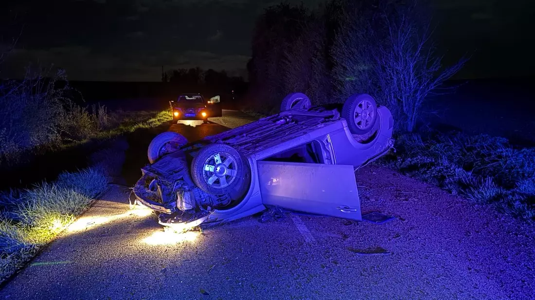POL-PDLD: L545 von Steinfeld ach Bad Bergzabern - Nach Überschlag mit Auto verletzt - Bild: presseportal.de