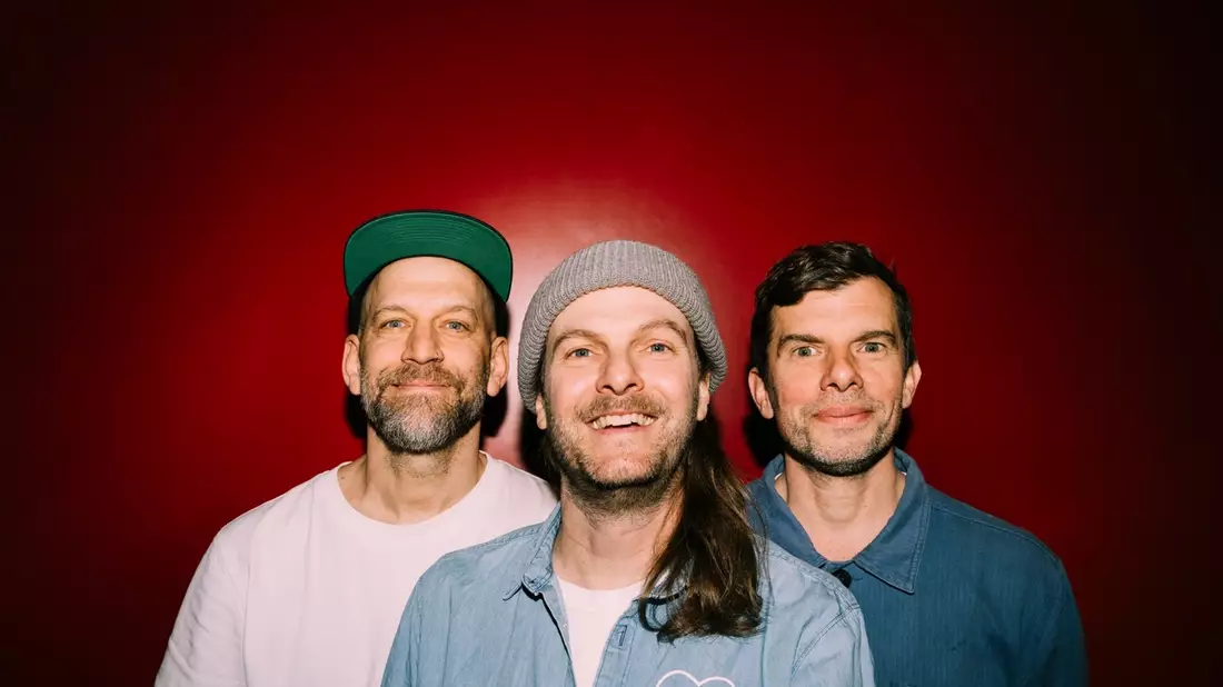 Applaus, Applaus zum Bandjubiläum: Dokumentation Sportfreunde Stiller - Mit dem Herz in der Hand und Podcast / Ab 28. Mai in der ARD Mediathek und in ARD Sounds - Bild: presseportal.de