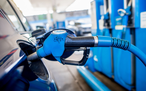 Tanken ist in den vergangenen Wochen deutlich teurer geworden wegen des Iran-Kriegs. - Foto: Hauke-Christian Dittrich/dpa Tanken ist in den vergangenen Wochen deutlich teurer geworden wegen des Iran-Kriegs. - Foto: Hauke-Christian Dittrich/dpa