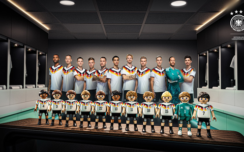 Jetzt gehts weiter Richtung Fussball-Weltmeisterschaft: Playmobil bringt die deutsche Männer-Nationalmannschaft ins Spiel - Foto: presseportal.de