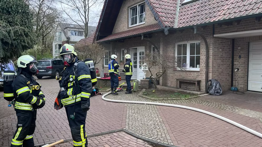 FW Dinslaken: Hund nach Kellerbrand wohlauf - Bild: presseportal.de