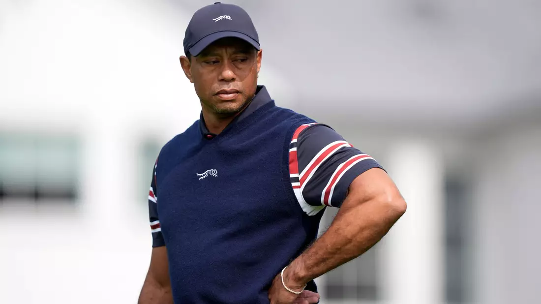 Tiger Woods nimmt nach seinem Unfall eine Auszeit. - Bild: Ryan Sun/AP/dpa