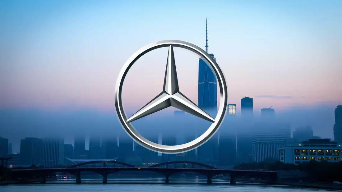 Mercedes-Benz Faces Uphill Battle in Chinese EV and Software Race Illustration mit AI erstellt übermittelt durch boerse-global.de