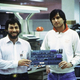 1976: Das erste Apple-Produkt - der Apple I - wurde von Steve Wozniak (l) entworfen. Rechts: Steve Jobs.  - Foto: picture alliance / dpa