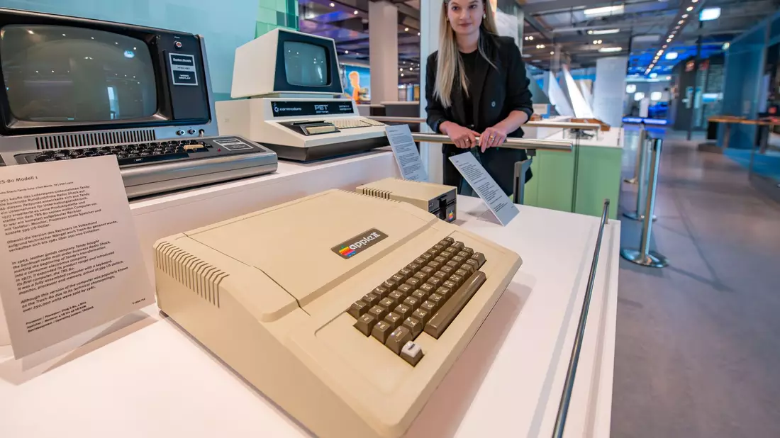 1977: Vom Apple II - dem Meisterstück von Steve Wozniak - wurden über 6 Millionen Exemplare verkauft.  - Bild: Sergei Magel/HNF/