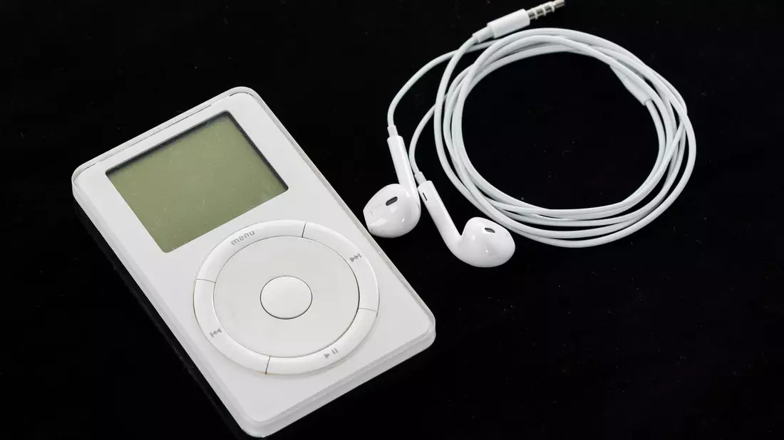 2001: Durch die weißen Kopfhörer war der erste iPod schon von Weitem zu erkennen.  - Bild: Sergei Magel/HNF/