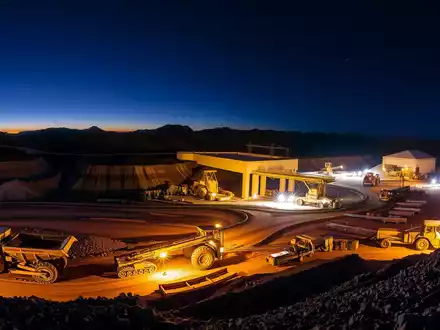 Alqemam Aktie: Gewinn halbiert - Foto: über boerse-global.de