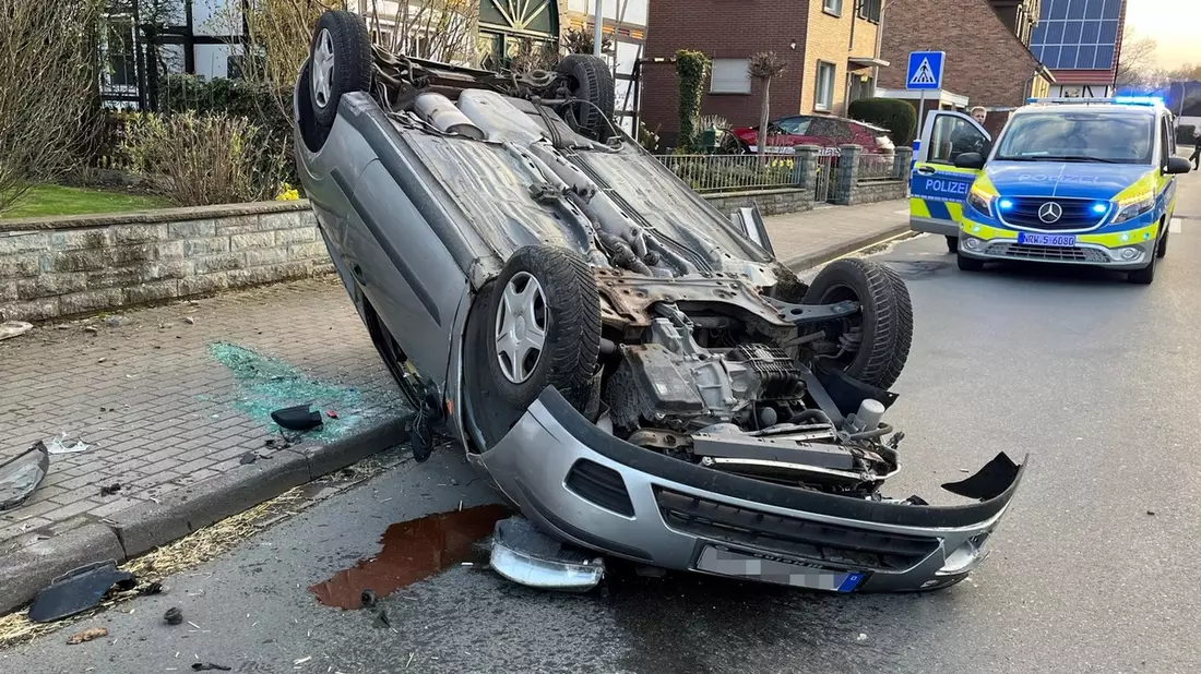 POL-SO: Riskante Flucht vor Kontrolle endet in Unfall - Bild: presseportal.de