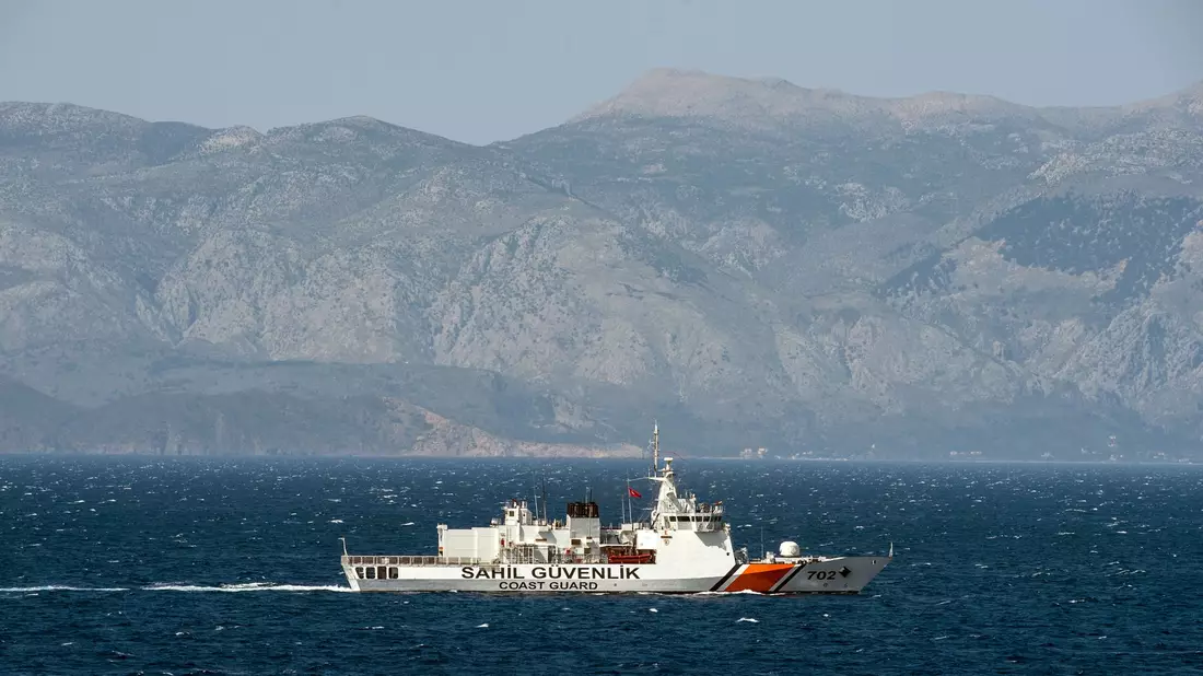 Die türkische Ägäisküste ist nach wie vor ein wichtiger Ausgangspunkt für Migranten, die versuchen, auf irregulärem Wege über das Meer die nahegelegenen griechischen Inseln und oft auch das europäische Festland zu erreichen. (Symbolbild) - Bild: picture alliance / dpa