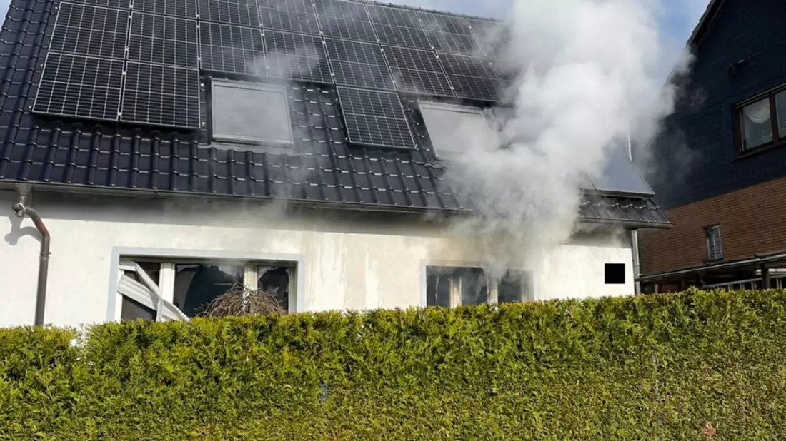 FW Menden: Brand in Einfamilienhaus - keine Verletzten - Bild: presseportal.de