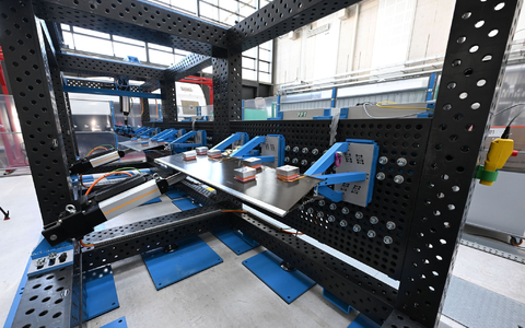 Bis zu drei Steuerflächen können gleichzeitig getestet werden. - Foto: Carmen Jaspersen/dpa