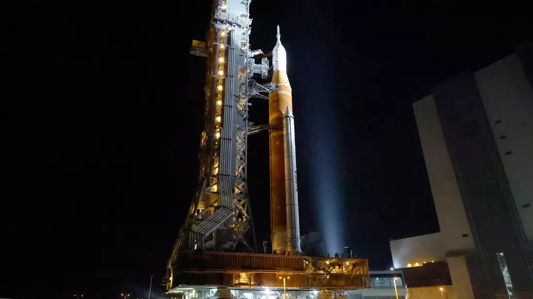 Die bemannte Mondmission «Artemis 2» soll ein Meilenstein werden. - Bild: Terry Renna/FR60642 AP/AP/dpa