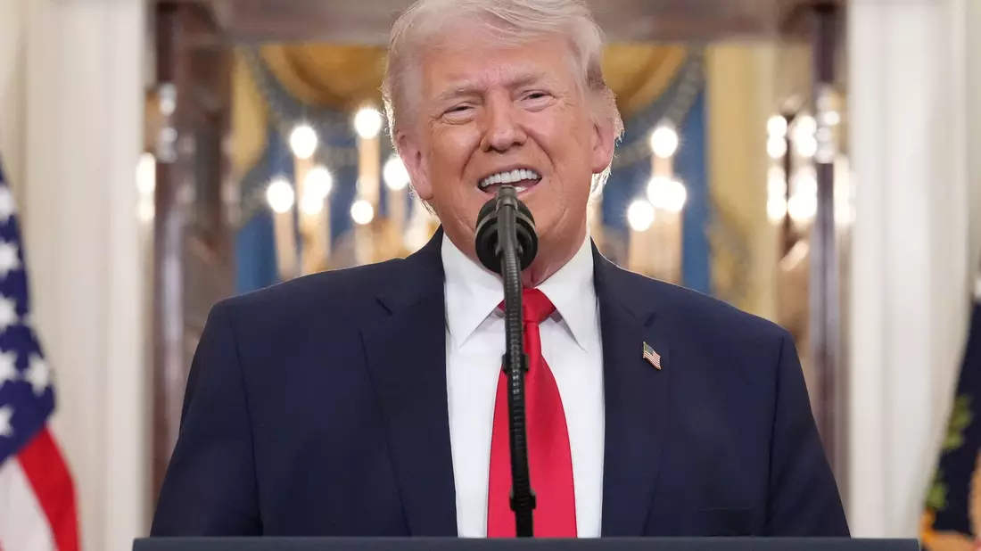 US-Präsident Donald Trump spricht von enormen Fortschritten im Krieg gegen den Iran. Teheran widerspricht den US-Erfolgsmeldungen.  - Bild: Alex Brandon/AP Pool/AP/dpa