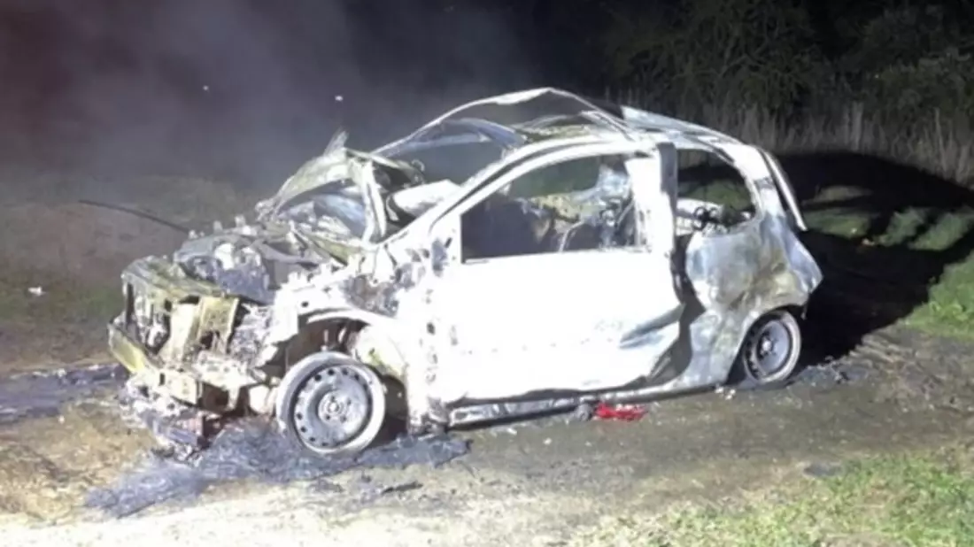 POL-KS: Renault Twingo bei Bahnhof Rengershausen ausgebrannt: Kripo ermittelt wegen Brandstiftung und sucht Zeugen - Bild: presseportal.de