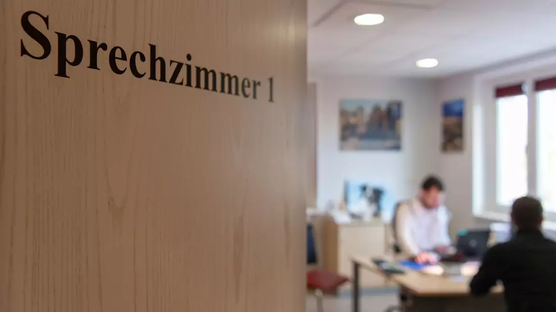 Patienten sollen gezielter zu Behandlungsterminen gelotst werden. (Archivbild)  - Bild: Monika Skolimowska/dpa-Zentralbild/dpa