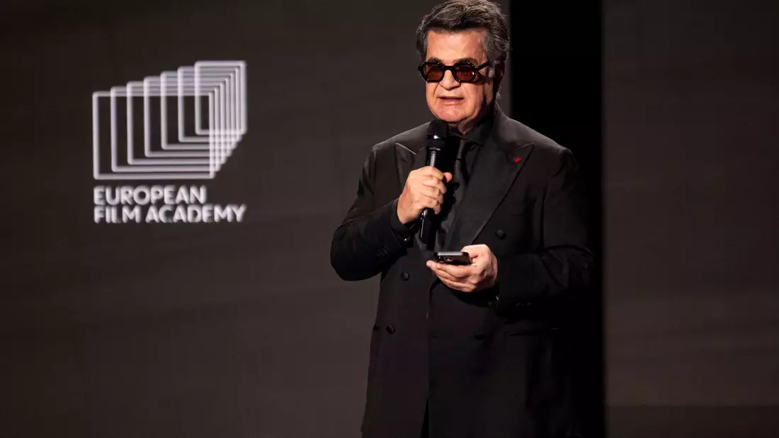 Der iranische Filmemacher Jafar Panahi kehrte trotz einer drohenden Haftstrafe in seine Heimat zurück. (Archivbild) - Bild: Fabian Sommer/dpa