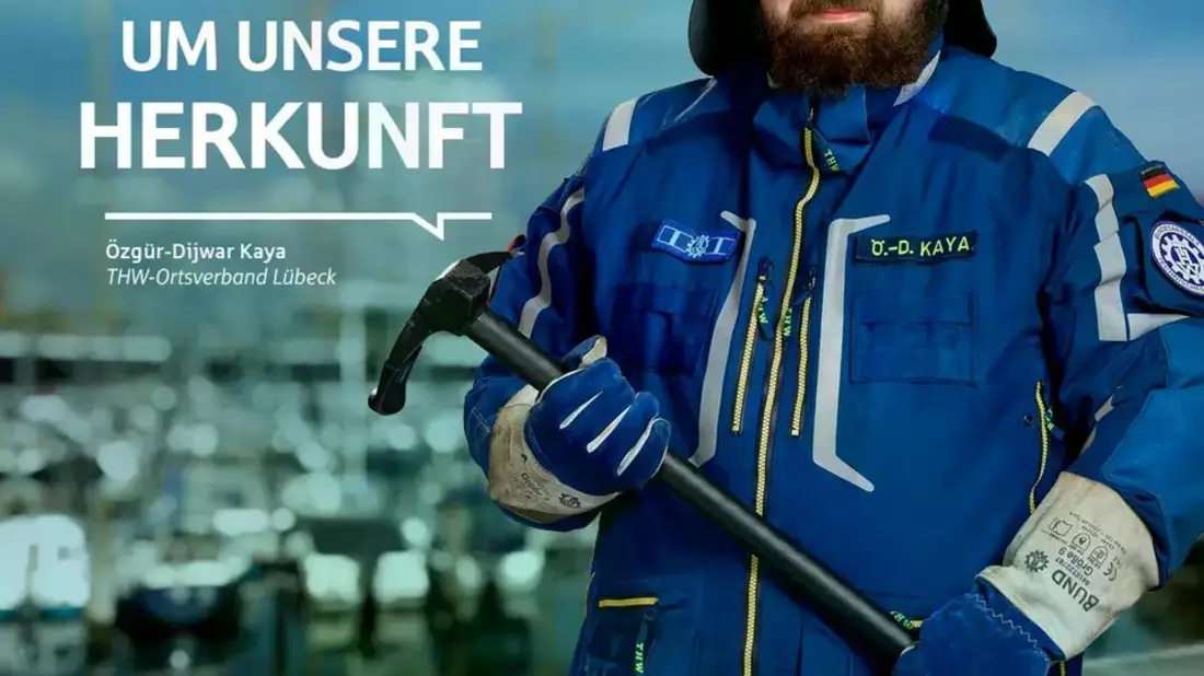 THW HH MV SH: THW Lübeck beteiligt sich an Kampagne Respekt für Retter/ Vier Einsatzkräfte aus dem Ortsverband geben dem Bevölkerungsschutz ein Gesicht - Bild: presseportal.de