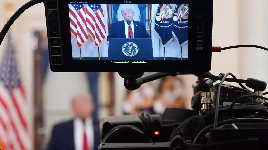 Trumps Rede löste bei Iranerinnen und Iranern Empörung aus.  - Bild: Alex Brandon/AP Pool/AP/dpa
