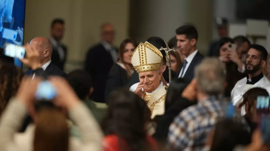 Papst Leo XIV. feiert die Messe am Gründonnerstag auch nicht mehr im Gefängnis wie der Vorgänger. - Bild: Andrew Medichini/AP/dpa