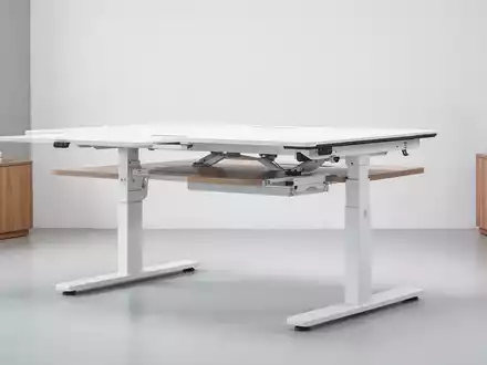 Neue Ergonomie-Leitfäden machen Bewegung am Schreibtisch zur Pflicht - Foto: über boerse-global.de
