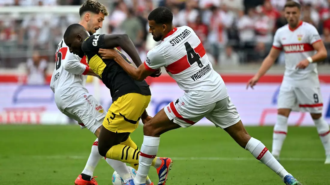 Nicht zu halten vom VfB: Torjäger Guirassy wechselte 2024 von Stuttgart nach Dortmund. (Archivbild) - Bild: Jan-Philipp Strobel/dpa