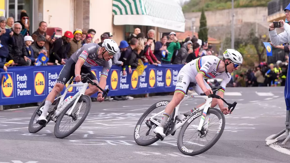 Bisher gewann van der Poel (l) zweimal in Flandern, Poga?ar einmal weniger. (Archivbild) - Bild: Fabio Ferrari/LaPresse/dpa